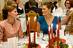  Tutkija Anna Halonen ja kruununprinsessa Victoria keskustelevat päivällisellä. Copyright © Tasavallan presidentin kanslia